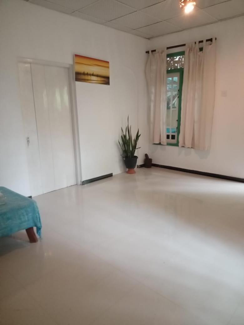 Appartamento Hiriketiya Mahi Surf Dikwella Esterno foto