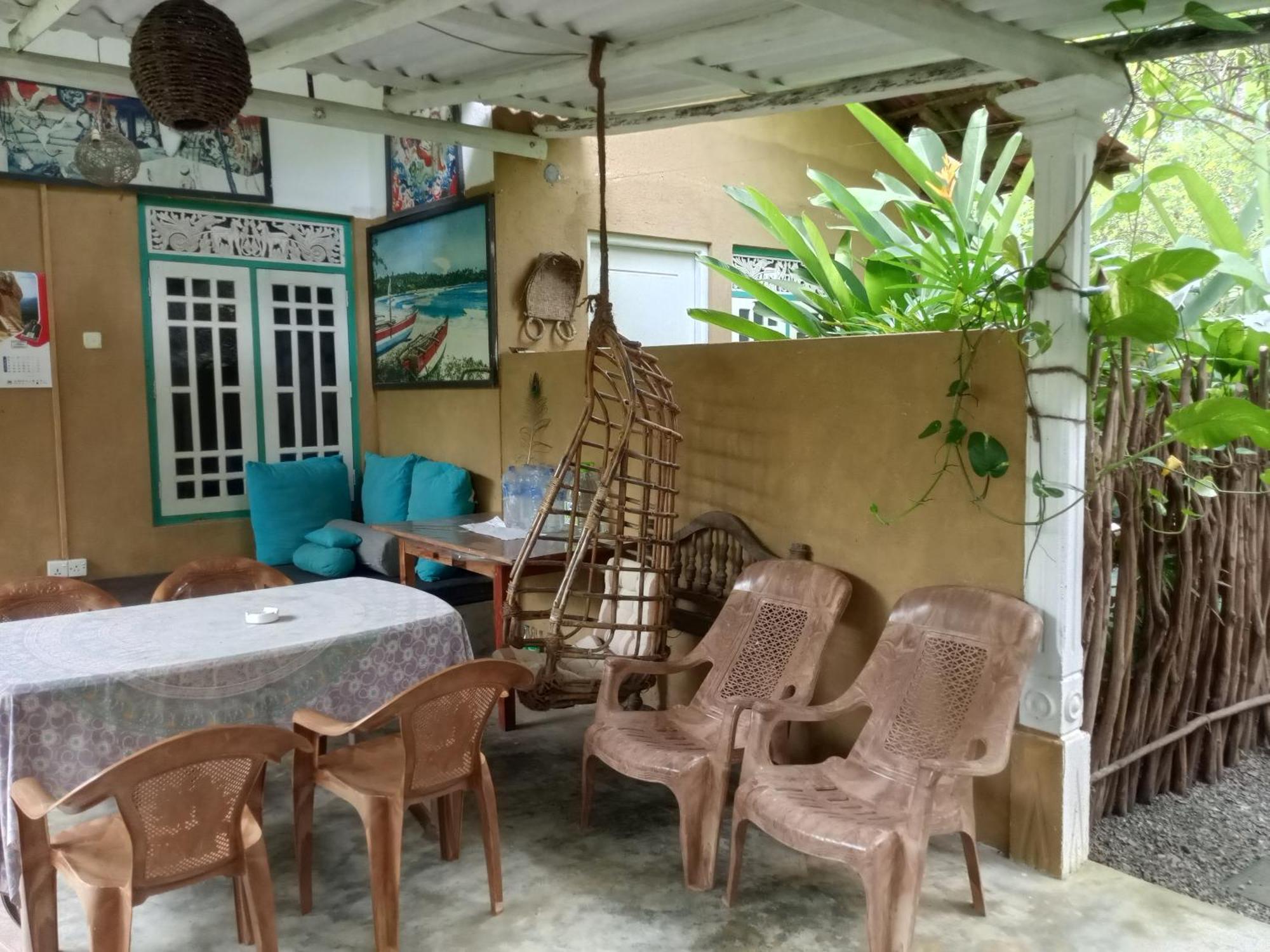 Appartamento Hiriketiya Mahi Surf Dikwella Esterno foto